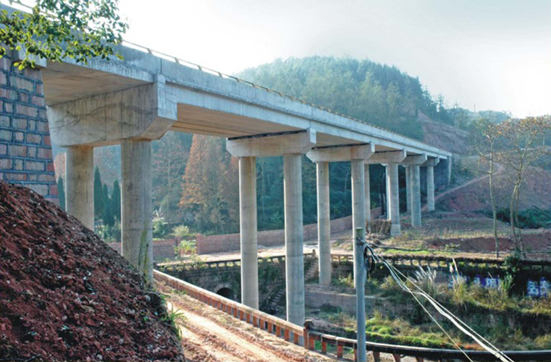 三臺(tái)魯班水庫大橋